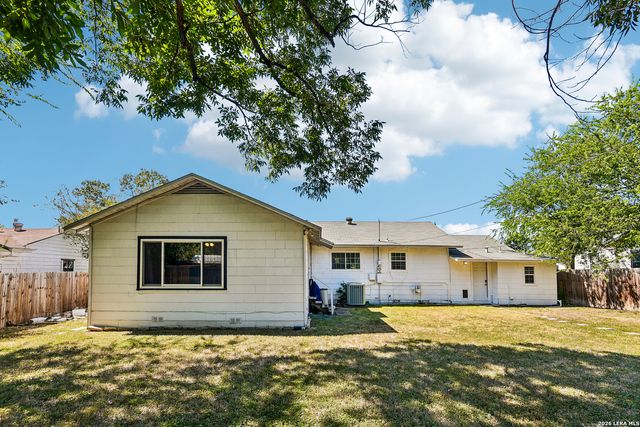 331 SUTTON DR, San Antonio, TX 78228
