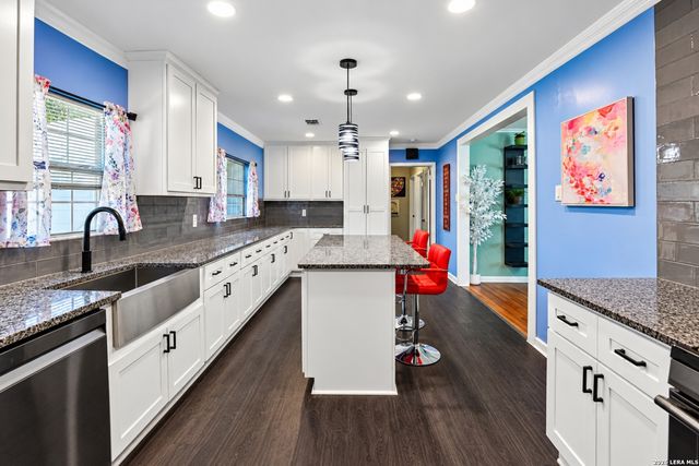 331 SUTTON DR, San Antonio, TX 78228