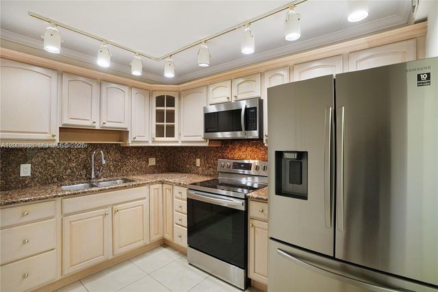 3800 S Ocean Drive 414, Hollywood, FL 33019