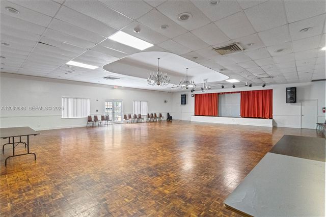3800 S Ocean Drive 414, Hollywood, FL 33019