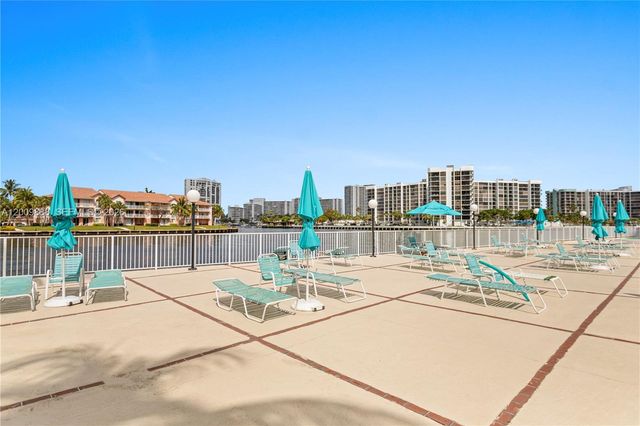 3800 S Ocean Drive 414, Hollywood, FL 33019