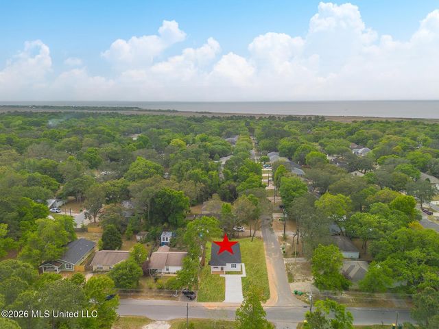 8713 Barnacle Boulevard, Ocean Springs, MS 39564