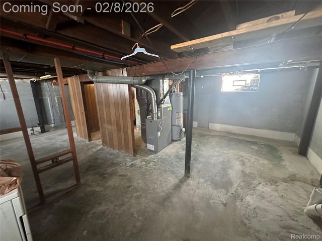 1415 Richmond Avenue, Lincoln Park, MI 48146