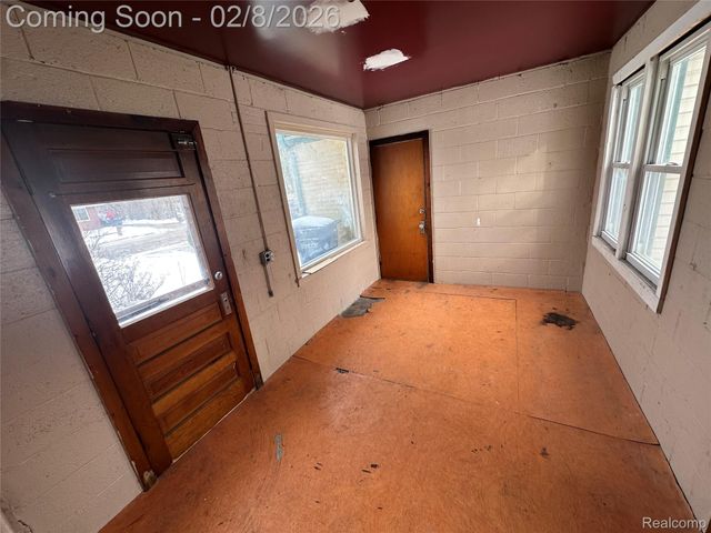 1415 Richmond Avenue, Lincoln Park, MI 48146