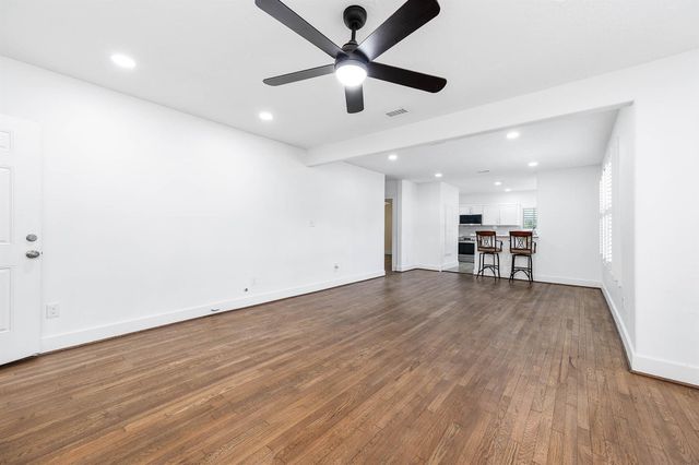 303 Baker Drive, Tomball, TX 77375