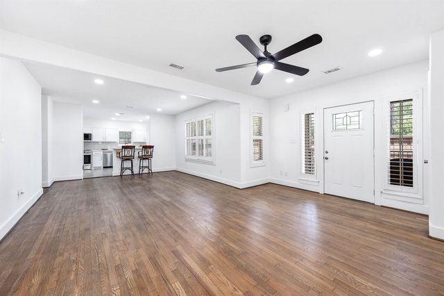 303 Baker Drive, Tomball, TX 77375