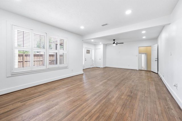 303 Baker Drive, Tomball, TX 77375