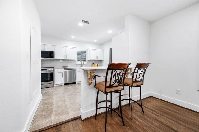 303 Baker Drive, Tomball, TX 77375