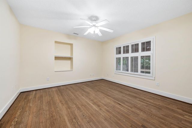303 Baker Drive, Tomball, TX 77375