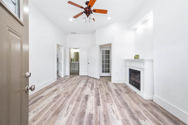 303 Baker Drive, Tomball, TX 77375