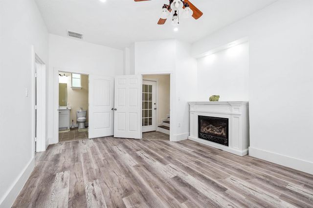 303 Baker Drive, Tomball, TX 77375