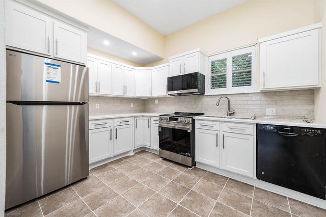 303 Baker Drive, Tomball, TX 77375