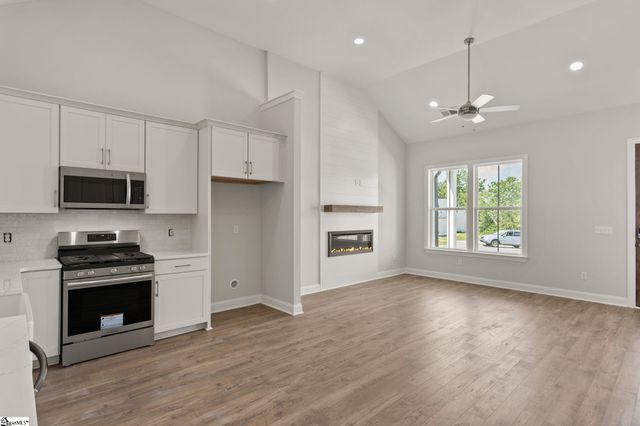 125 Cottage Lane, Greenwood, SC 29649