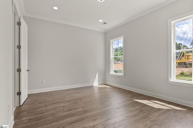 125 Cottage Lane, Greenwood, SC 29649