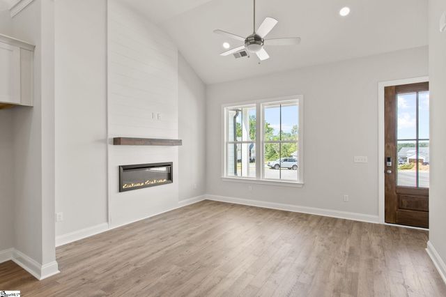 125 Cottage Lane, Greenwood, SC 29649