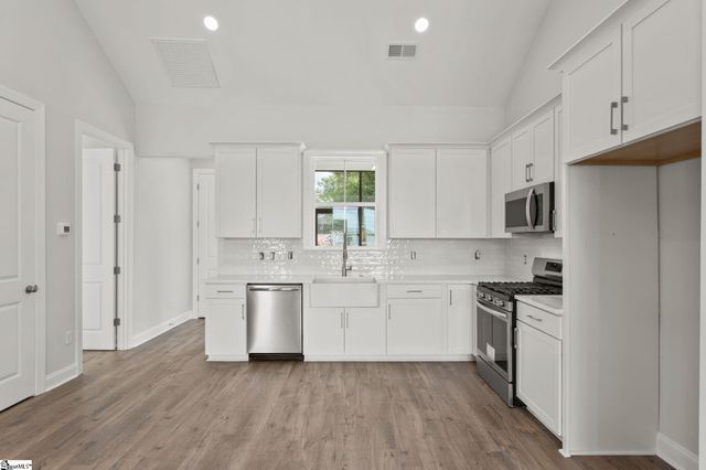 125 Cottage Lane, Greenwood, SC 29649