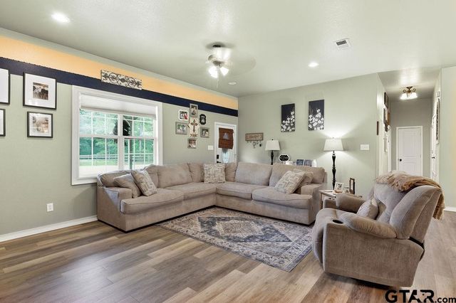 339 Williams Rd, Gilmer, TX 75645