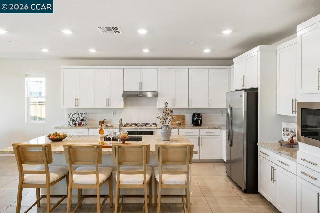 Image 10 of property listing at 6808 Verbena St, Tracy, CA 95377