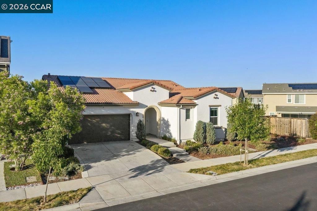 Image 2 of property listing at 6808 Verbena St, Tracy, CA 95377