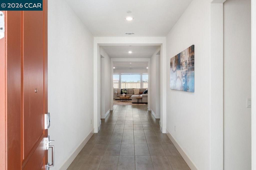 Image 3 of property listing at 6808 Verbena St, Tracy, CA 95377