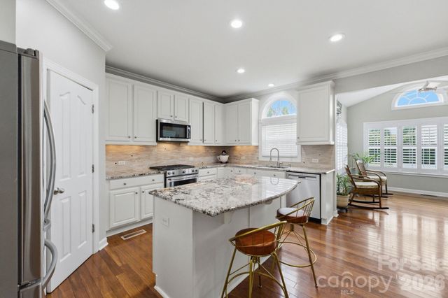 422 Deer Brush Lane, Waxhaw, NC 28173