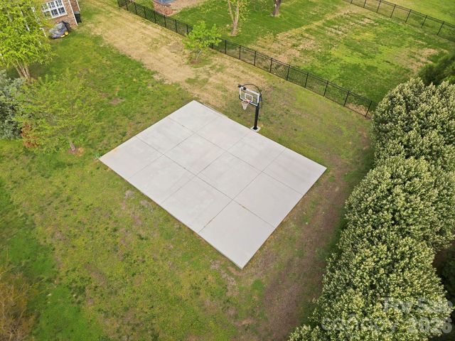 422 Deer Brush Lane, Waxhaw, NC 28173