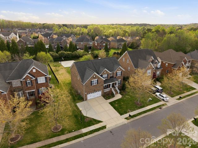 422 Deer Brush Lane, Waxhaw, NC 28173