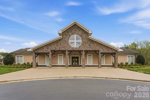 422 Deer Brush Lane, Waxhaw, NC 28173