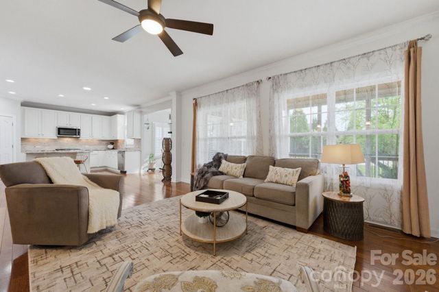 422 Deer Brush Lane, Waxhaw, NC 28173