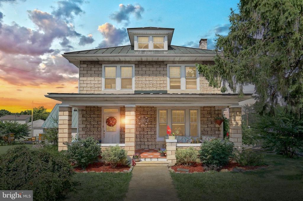401 W MAPLE ST, Dallastown, PA 17313