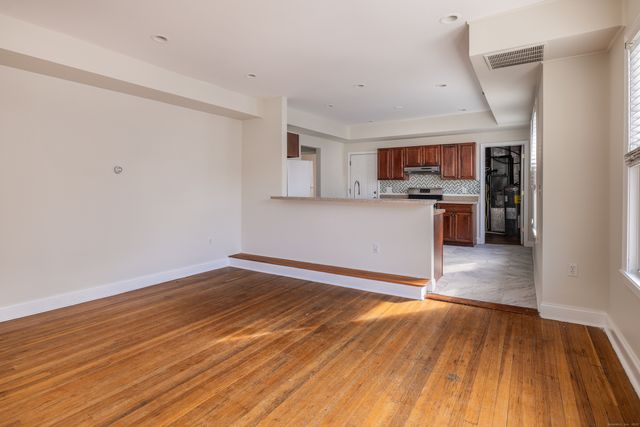 25 Hunting Street 2nd floor, Bridgeport, CT 06606