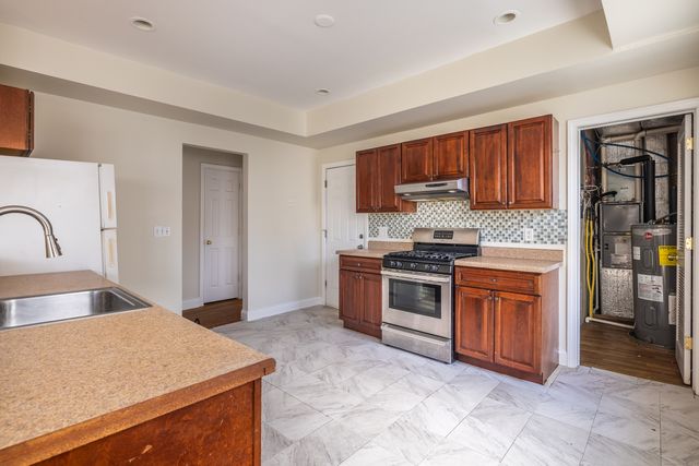 25 Hunting Street 2nd floor, Bridgeport, CT 06606