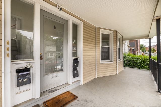 25 Hunting Street 2nd floor, Bridgeport, CT 06606