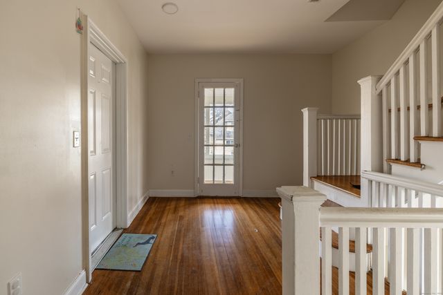 25 Hunting Street 2nd floor, Bridgeport, CT 06606