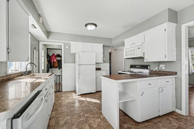 6909 Oakland Drive, Portage City, MI 49024