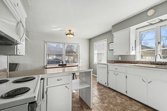 6909 Oakland Drive, Portage City, MI 49024