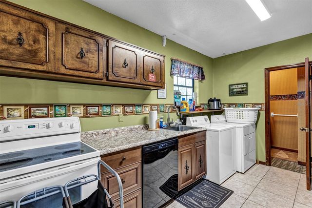 38922 ELLA DRIVE, Lady Lake, FL 32159