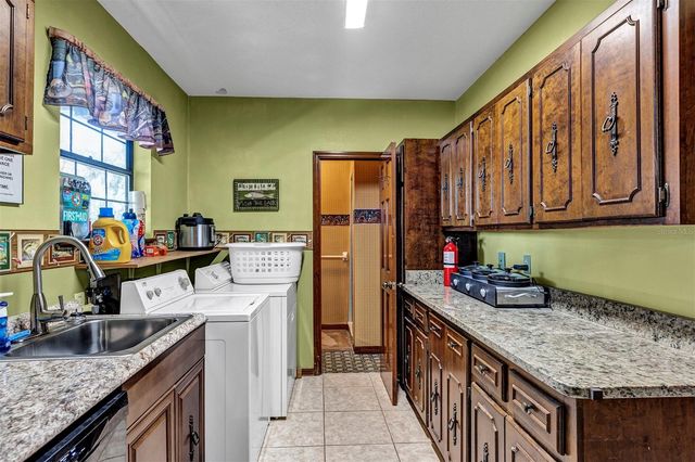 38922 ELLA DRIVE, Lady Lake, FL 32159