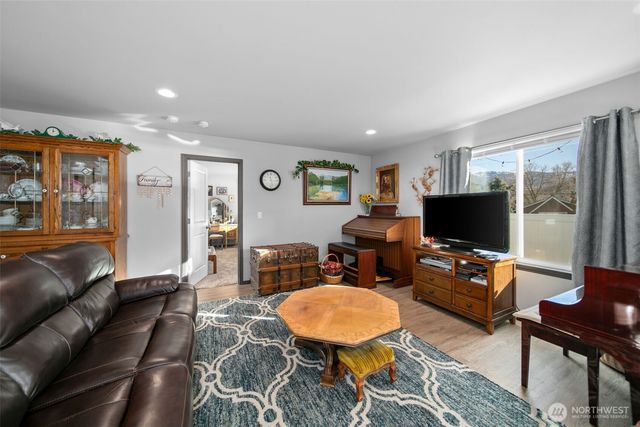 2314 SE Marlette Road, East Wenatchee, WA 98802