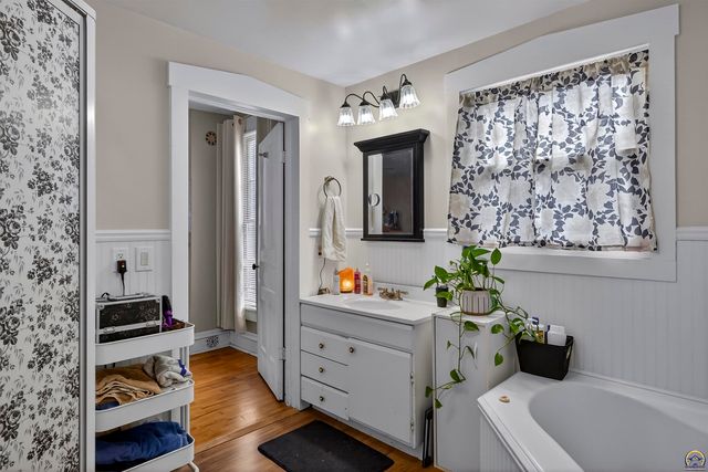 525 N Iowa AVE, Holton, KS 66436