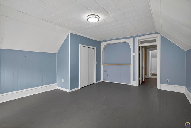 525 N Iowa AVE, Holton, KS 66436