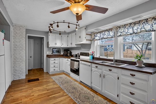 525 N Iowa AVE, Holton, KS 66436