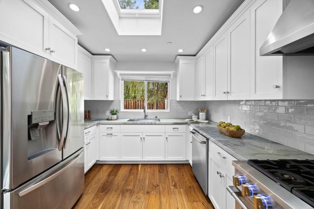 3242 Fair Oaks Avenue, Redwood City, CA 94063