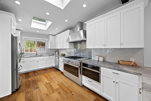3242 Fair Oaks Avenue, Redwood City, CA 94063