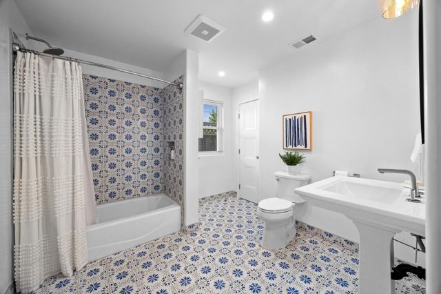 3242 Fair Oaks Avenue, Redwood City, CA 94063