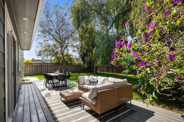 3242 Fair Oaks Avenue, Redwood City, CA 94063