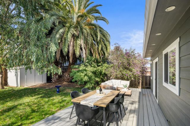 3242 Fair Oaks Avenue, Redwood City, CA 94063