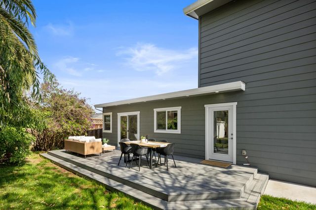3242 Fair Oaks Avenue, Redwood City, CA 94063