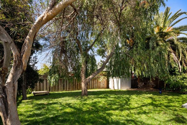 3242 Fair Oaks Avenue, Redwood City, CA 94063