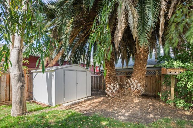3242 Fair Oaks Avenue, Redwood City, CA 94063